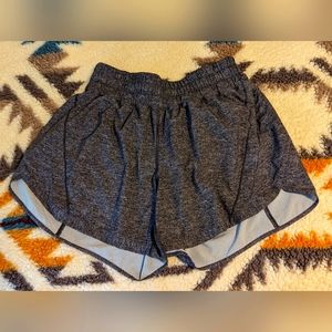 Lululemon Mid-Rise Track That Short 5"
